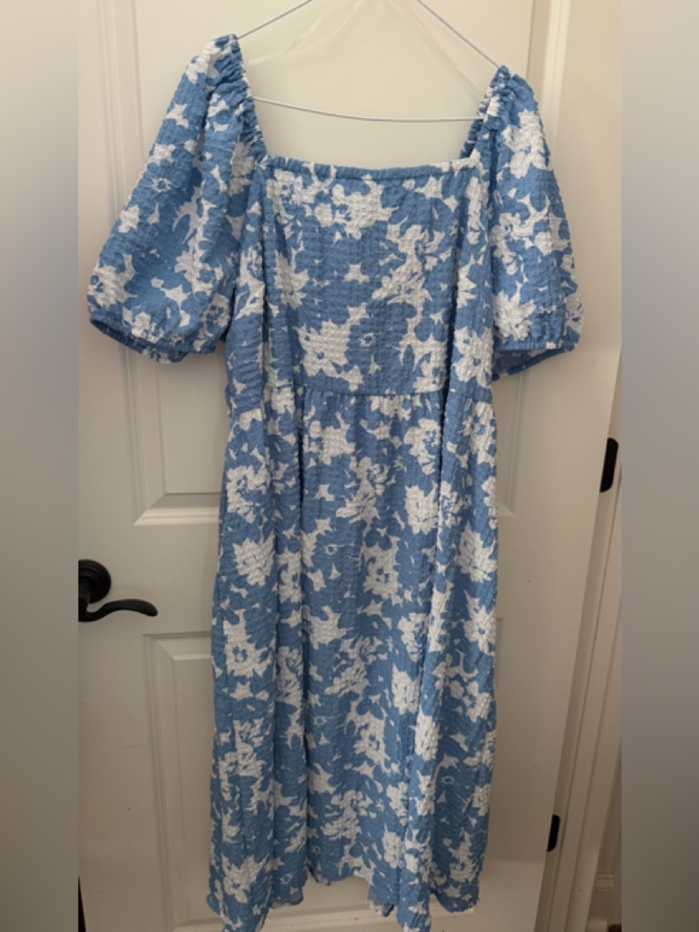 Time and Tru Light Blue and White Floral Dress with Puff Sleeves sz22
